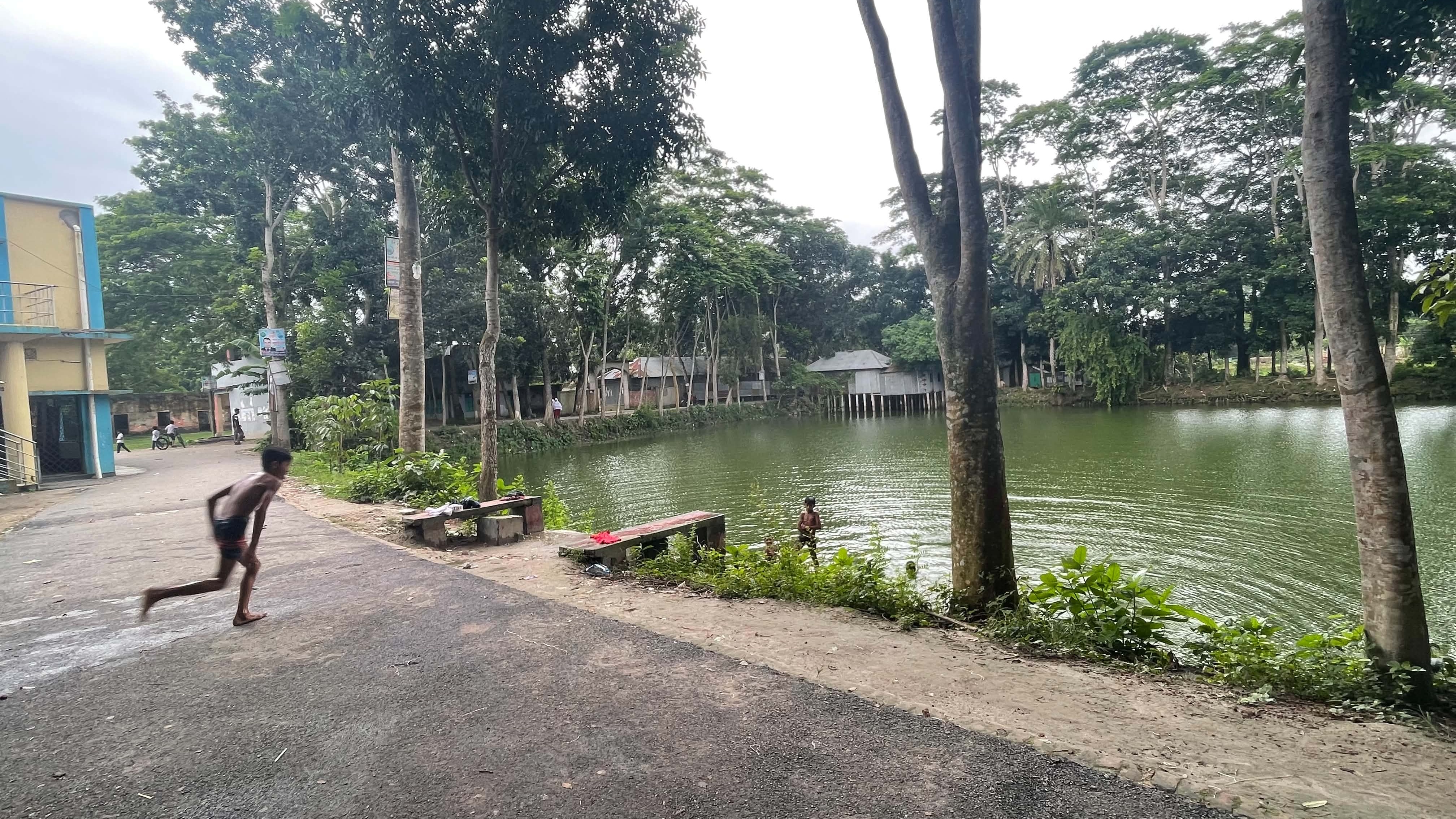 পুকুর